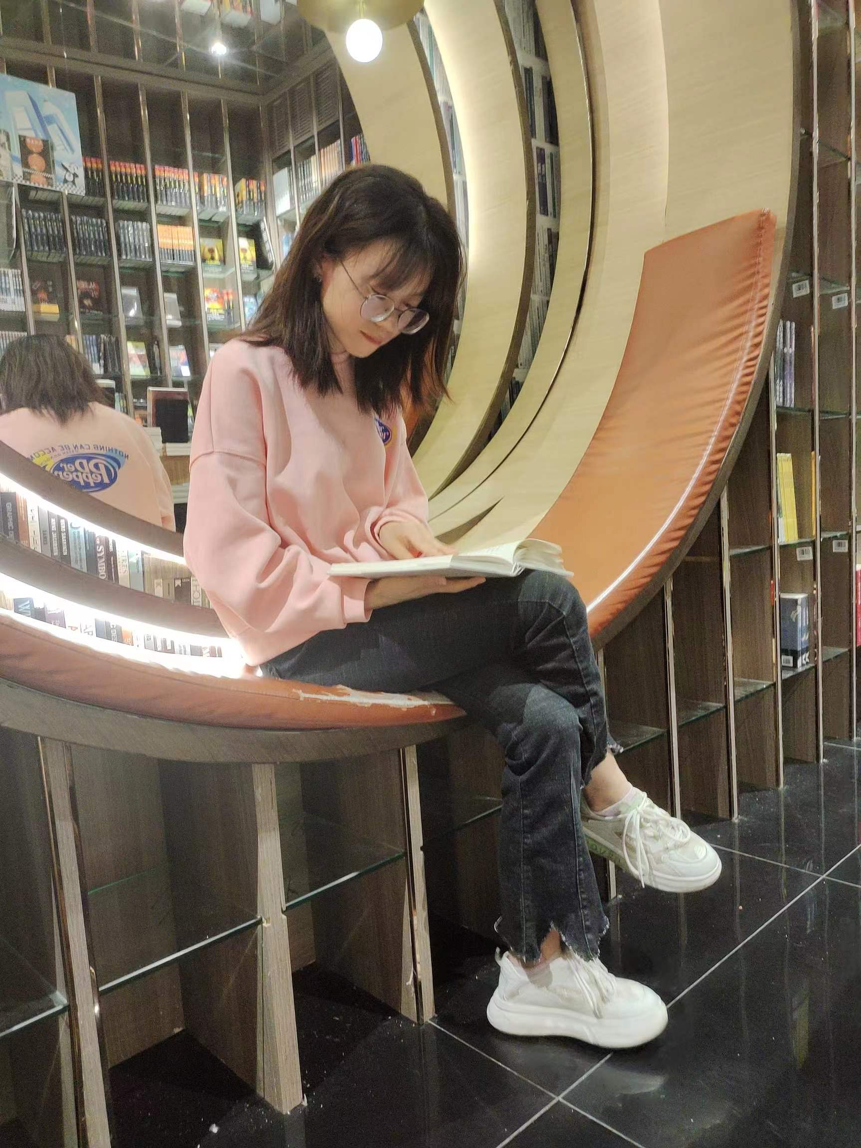 李娇娇.jpg 李娇娇.jpg
